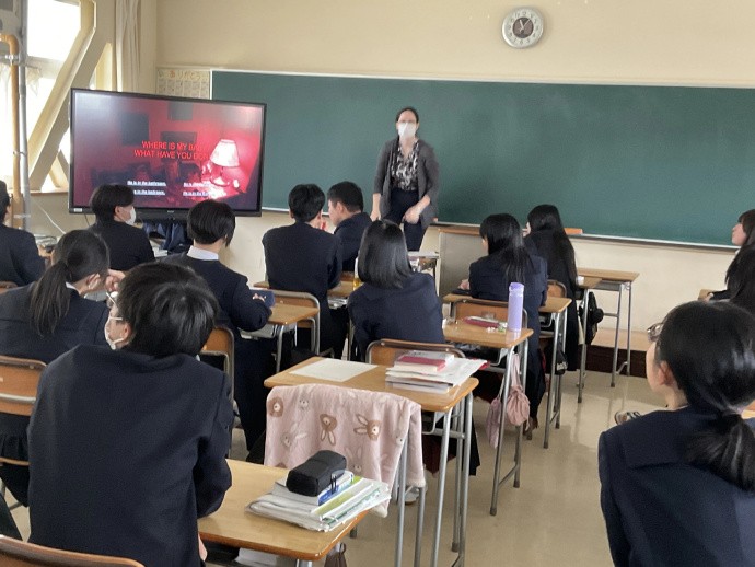 "小岛秀夫恐怖神作《P.T.》竟成教学神器!日本中学用游戏教英语" "小岛秀夫恐怖神作《P.T.》竟成教学神器!日本中学用游戏教英语"