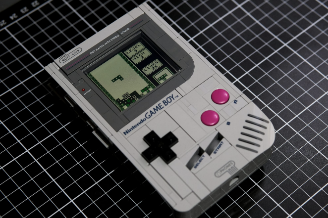 乐高版GB掌机魔改成功，高玩实现真实游玩！