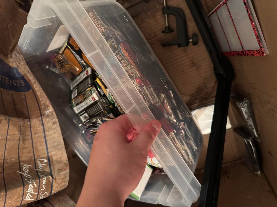 玩家万元宝可梦卡牌泡水报废 保险公司竟按废纸价赔偿