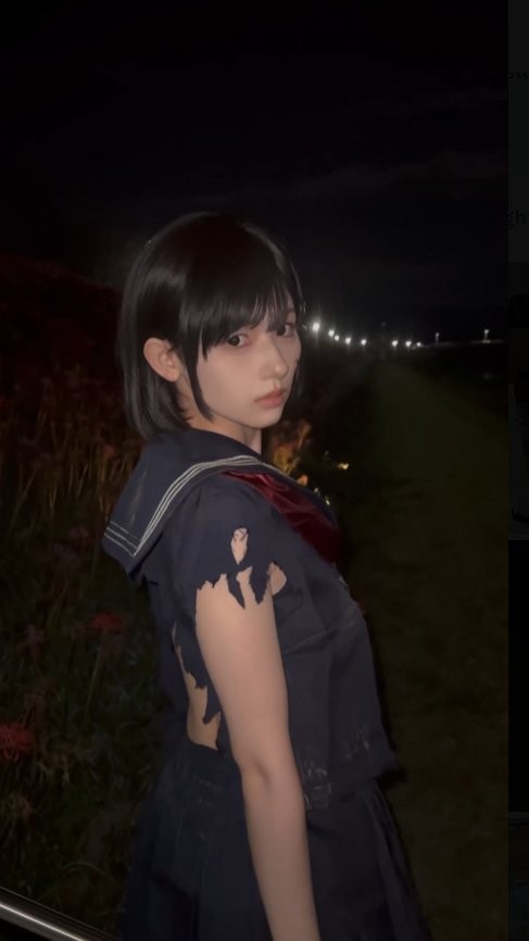 绝美神还原!日本Coser完美复刻《寂静岭f》深水雏子惊艳背影