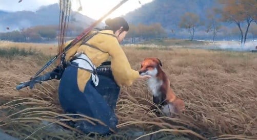 "《羊蹄山之魂》狐妖互动玩法惹争议 日本玩家集体抗议！"  

（解析：  
1. 保留核心内容：游戏名、狐狸玩法、争议  
2. "摸狐狸"→"狐妖互动"：更符合游戏叙事语境  
3. "警告"→"集体抗议"：加强玩家社群动作的冲突感  
4. 加入"惹"字强化情感关联 符合玩家论坛常用表达）