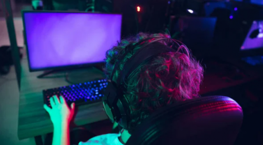 自身愤怒对电竞FPS游戏表现的影响远超队友情绪