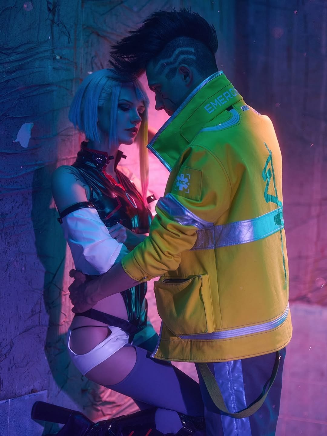 长腿模特神还原《赛博朋克:边缘行者》露西!绝美造型引热议