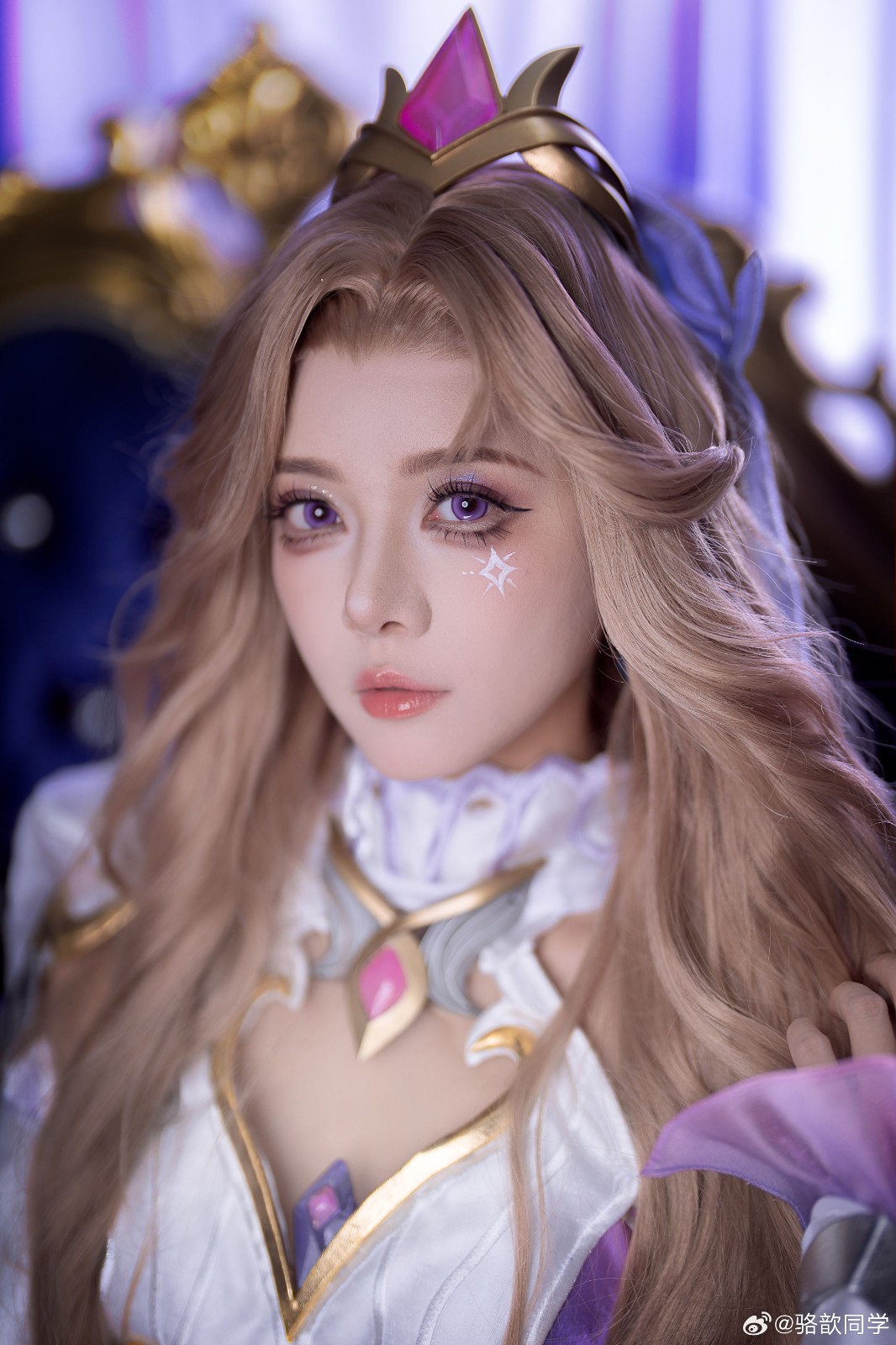 《LOL》骆歆化身水晶玫瑰女警!这颜值也太顶了✨